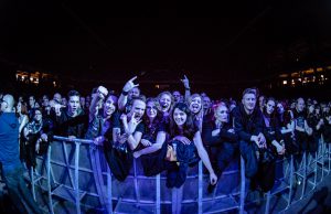 arch-enemy-lotto-arena-2015-4