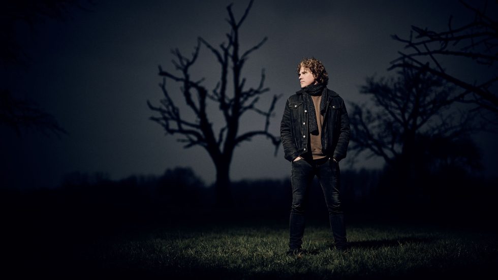 Jasper Steverlinck lost nieuwe single en gaat op tour!