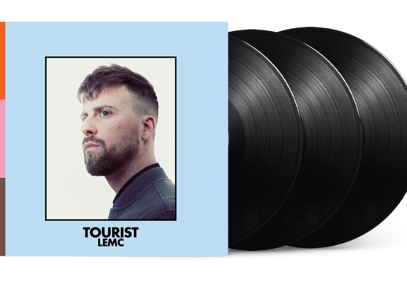 Tourist LeMC kondigt best of album aan: ‘Onderweg’ verschijnt op 24 mei!