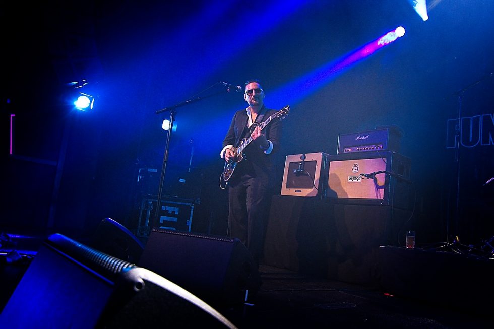 Fotoverslag Fun Lovin’ Criminals & Rudeboy plays Urban Dance Squad @ Het Depot!