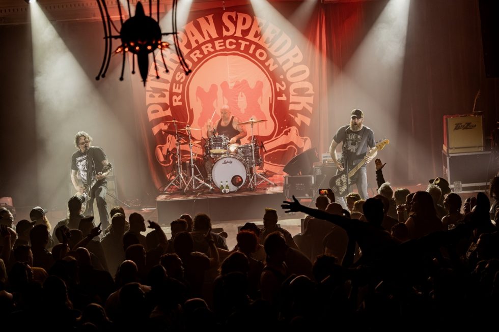 Fotoverslag Peter Pan Speedrock, Batmobile en Dikke Dennis & de Røckers @  De Casino Sint-Niklaas!
